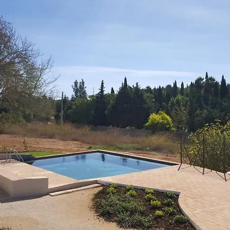 Carvoeiro Sleeps 6 With Pool Air Con And Wifi Villa